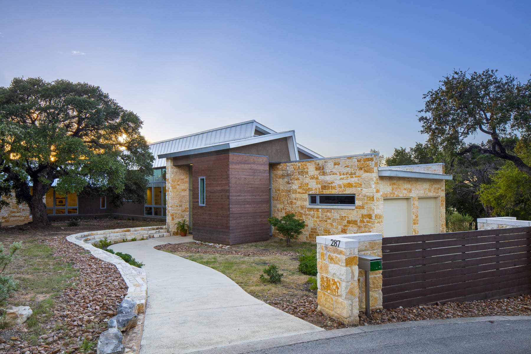 Live Oak Residence by Office of Architecture