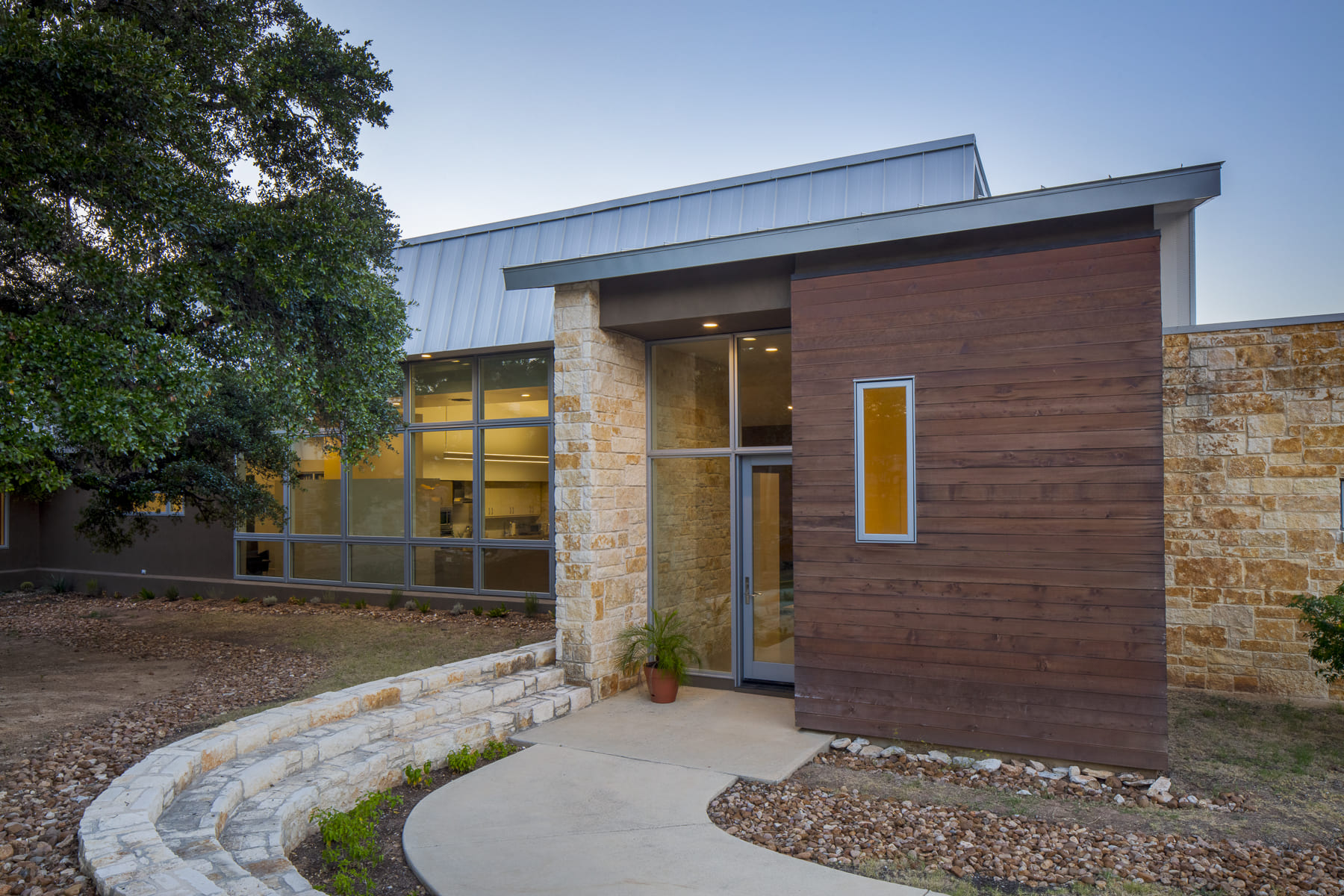 Live Oak Residence by Office of Architecture